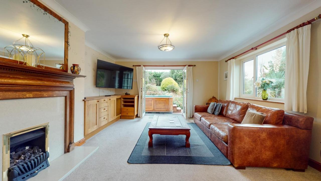 Jaw-Dropping Beach House In Anglesey Benllech Εξωτερικό φωτογραφία
